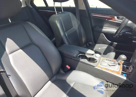 2010 Mercedes-Benz C 300 Luxury 4Matic/Sport 4Matic from USA, damaged, VIN WDDGF8BBXAR105044